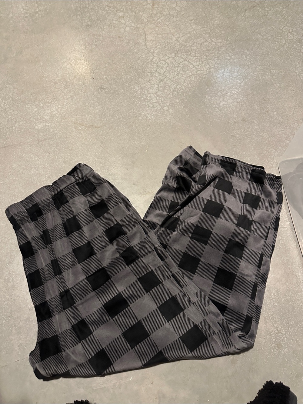 UGG Men's Black and Gray Checkered Jogger Pants